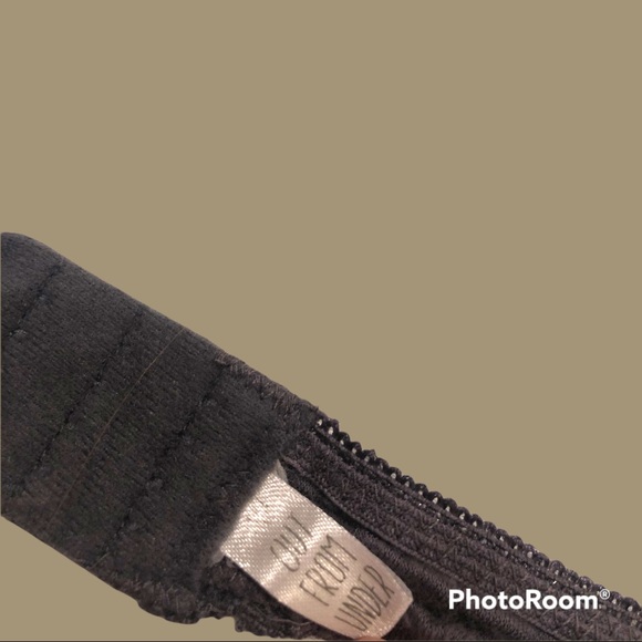 ⚜️ Out From Under Lace Halter Bralette ⚜️ - Picture 9 of 9